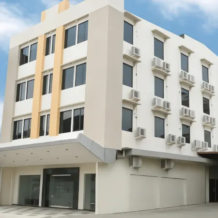 Hotel Aroma Inn Pontianak Отели рядом с достопримечательностью «Дворец Kadriah»
