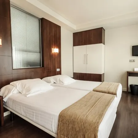 Hotel Alda San Carlos Отели рядом с достопримечательностью «Площадь Галисии»