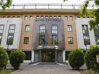 Hotel San Pablo Sevilla Hotels near Aquopolis