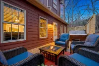 Massanutten Chalet- Game Room, Hot Tub & Views