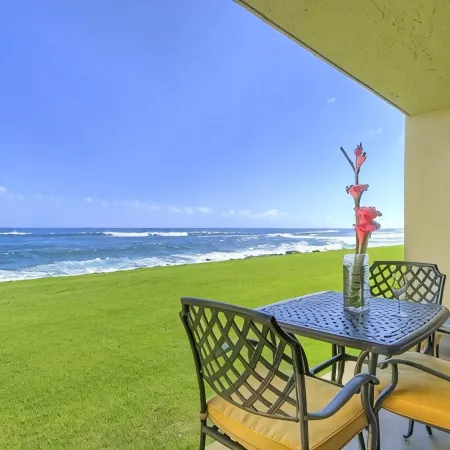 OCEANFRONT Ground Floor 2bd/2ba Unit with Amazing Ocean Views & A/C