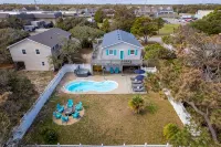 New Remodel! Walk to Beach. Private Heated Pool & Hot Tub. Fenced Yard. Dogs ok. - Pools