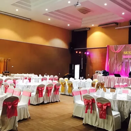 Tara Grand Hotel Отели в г. Рангсит