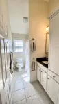 Newly updated cozy condo, conveniently located near stunning beaches - Wifi