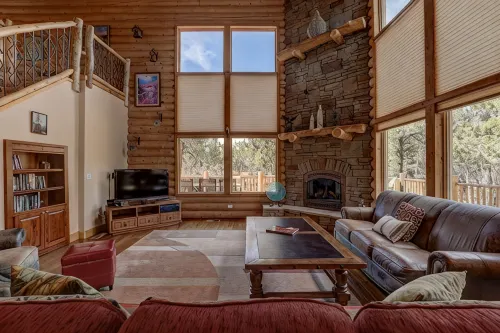 Spacious 4Br Cabin Near Zion · Stargazing Deck, Trails, Pool Table & Family Fun - balcon