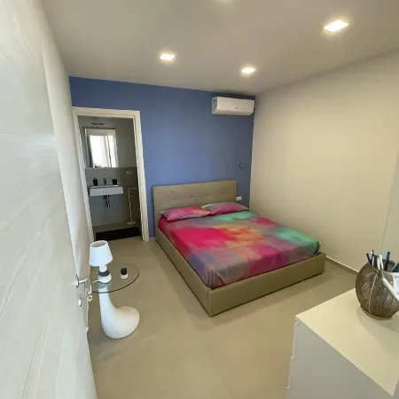 Villa sul Mare, il Mare Dalla tua Camera da Letto, 20 Scalini e ti Puoi Tuffare Отели в г. Аугуста