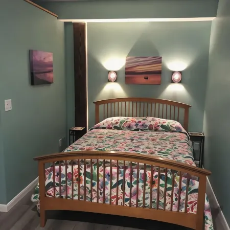 Emerald Mermaid cozy studio apt private beach access including parking & shower