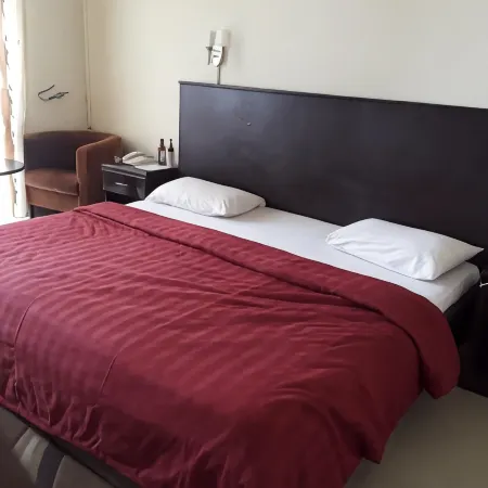 Mg Way Hotel