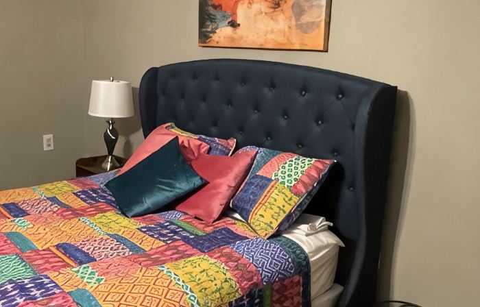 “our little retro scene” No cleaning fee and no Taxes all include.