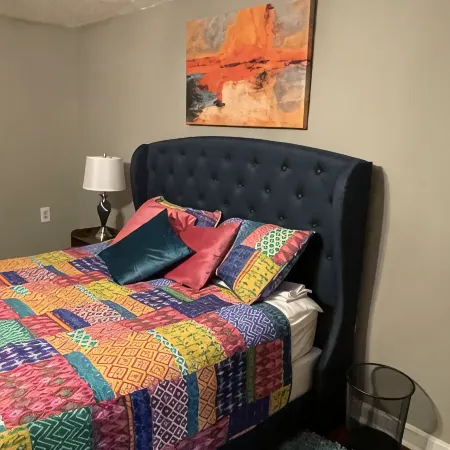 “our little retro scene” No cleaning fee and no Taxes all include.