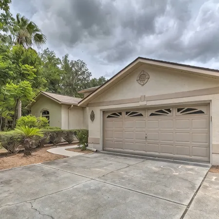 Luxe Home in Lecanto Florida with Pool and Jacuzzi Tub