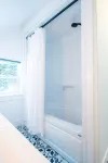 Jeannie & Clyde’s, a charming ocean view loft in Bay Bulls, NL. - อพาร์ทเม้นท์