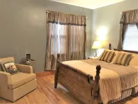 Beautiful Home near Zoo/College World Series/Downtown - 방갈로
