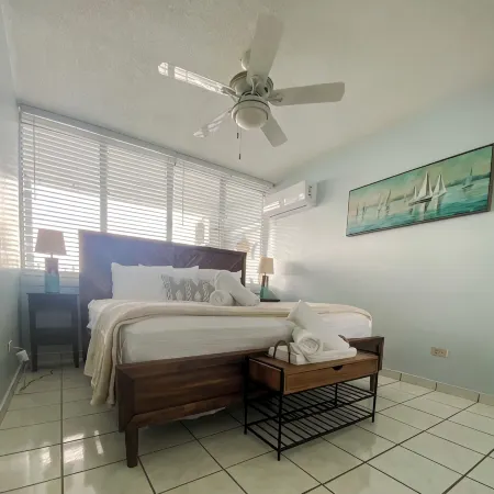 Aqua Salada Window 22 Ocean Marina View with POOL- 5 min from beach