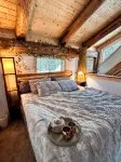 Peaceful Cabin Near Red Mt Bike & Hiking Trails