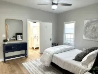 Guest House with a River View, located downtown Hannibal, MO—- No Cleaning Fee - Wifi