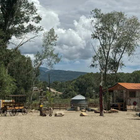 Southwest Luxury Glamping - Horse Fly Tent