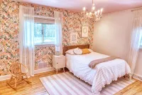 Luxurious, comfortable pool home in Buffalo, minutes from Niagara Falls - Swimmingpools