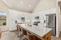 Rustic Home - Central AC, Game room, 4BR, Sleeps10 - Boutique