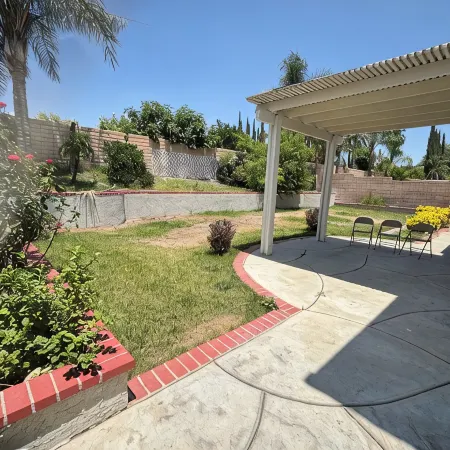 5 bds large house,Near Airport Ontario Mills,free parking,pets friendly.