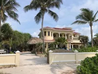 7 Bedroom Oceanfront Beach Villa with Private Pool Hotel di 