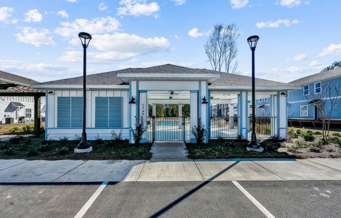 LUXURY TOWNHOME NEAR DOWNTOWN AND PENSACOLA BEACH