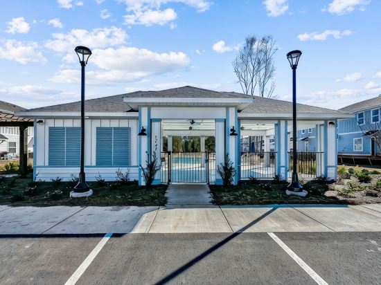 LUXURY TOWNHOME NEAR DOWNTOWN AND PENSACOLA BEACH