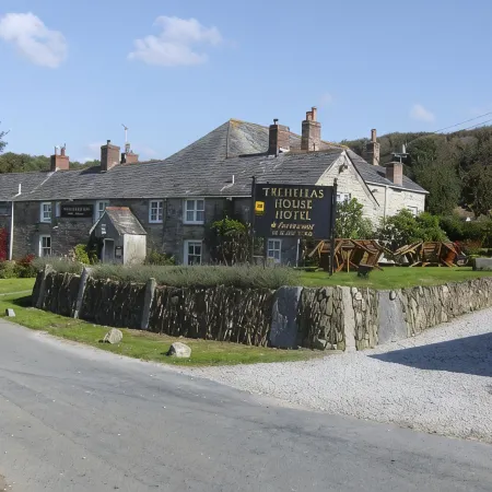 Trehellas House Hotel & Restaurant