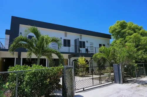 Williams Manor [Across From Ricks Cafe Negril] - Villas