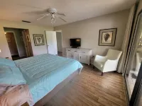 Edgewater beach/Golf resort  heated pool, hot tub, beach access 2bed/2bath - Villas
