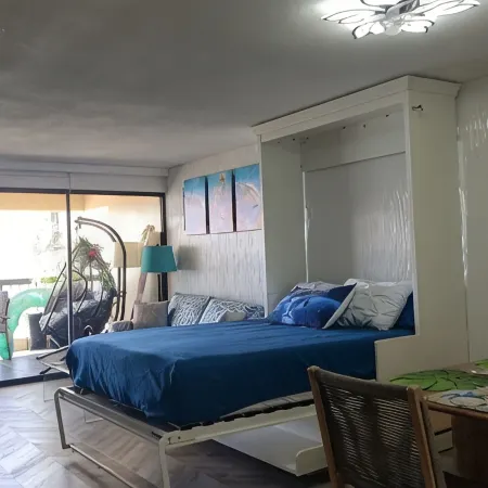 Direct Oceanfront in the Heart of Waikiki! Spectacular New Custom Reno!!!
