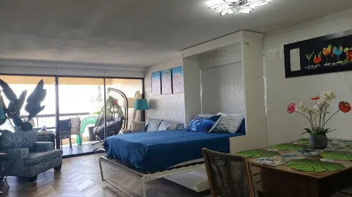 Direct Oceanfront in the Heart of Waikiki! Spectacular New Custom Reno!!! - Bungalows