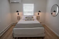 Luxe Waterfront Retreat w/ Infrared Sauna & Red Light. Near New Paltz - 4-Star