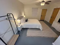 Stylish and Simplistic 1-Bedroom, 2-bathroom apartment at Locklairs Landing. - Alojamientos