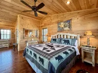 Luxury Mountaintop Getaway with, Fire Pit, New Hot Tub, WiFi & Gorgeous Views! - 부티크
