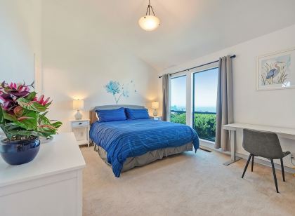3bd2.5ba Ocean/Mountain View Single Level Spacious House sleeps 8
