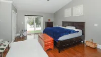 Couples Villa Retreat w/85” Sony HD 8K TV Pool table New Jacuzzi Spa & Game room - 4 星級