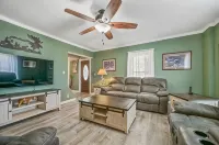 Brockway's 5 bed 4 bath Homestead Minutes From All-Star Village - 4성급