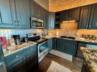 Loft the Heart of Downtown — Steps Away from Pickett, Una, Dining, Shops - Boutique