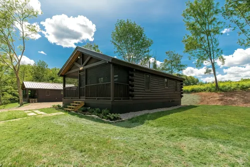 Cheerful Two Bedroom Cabin - 10 minutes to Camden! - 4-Star