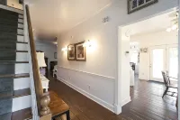 3 acre Lake, Farm Animals Petting Zoo, Horses and Horseback Riding, Room to roam - Homestays