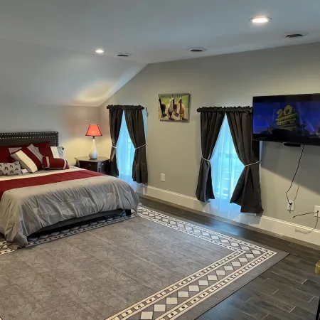 Studio<br>w/kitchen on Alpaca farm Sodus Bay, Wine trails & Brantling ski slope Hotels in Wayne County