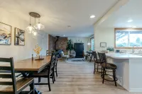 Cheerful, Comfortable and Convenient 3 Bedroom Home - Bungalows