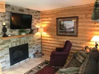 Downtown, Nice Furnishings, Clean & Cozy, W/ Fireplace, Indoor & Outdoor Pools - Private Pools