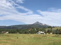 Large Big Sky Condo, sleeps 12-14. Close to Yellowstone and world class skiing! - Jakuzi