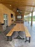 Peaceful Retreat! Cozy Lodge with Scenic Views, Patio, Fire Pit. - Homestays
