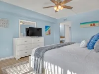 Stylish w/ Ocean View and 2 Balconies, Heated Pool, Centrally Located - Parvekkeita
