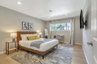 NewLuxHome!PoolTable!HotTub!Heart of Downtown SJ - Homestays