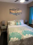 Dazzling Waikiki Apt Sleeps 7-excellent A/C & PARKING included - Bungalow