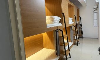 Hello Youth Hostel (Hefei Railway Station Metro Station Branch)